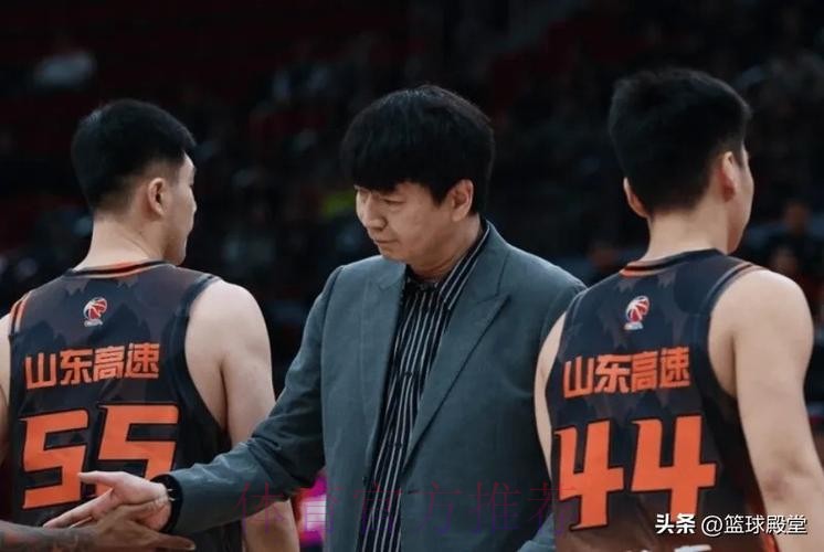 胜吉林发布会!邱彪强调疲惫和感冒影响球队,鲍威尔直指赛程密集 胜吉林发布会!邱彪强调疲惫和感冒影响球队,鲍威尔直指赛程密集